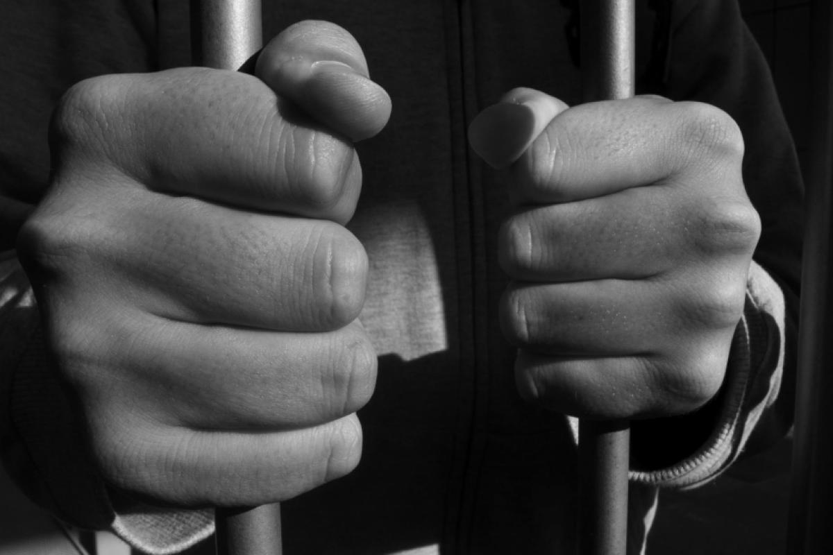 Os agentes foram até o local e o prenderam