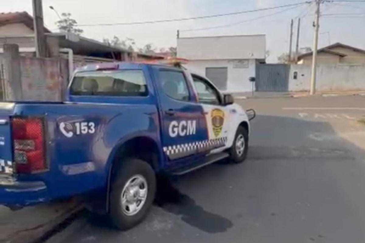 Equipes da GCM foram acionadas para a grave ocorrência. 