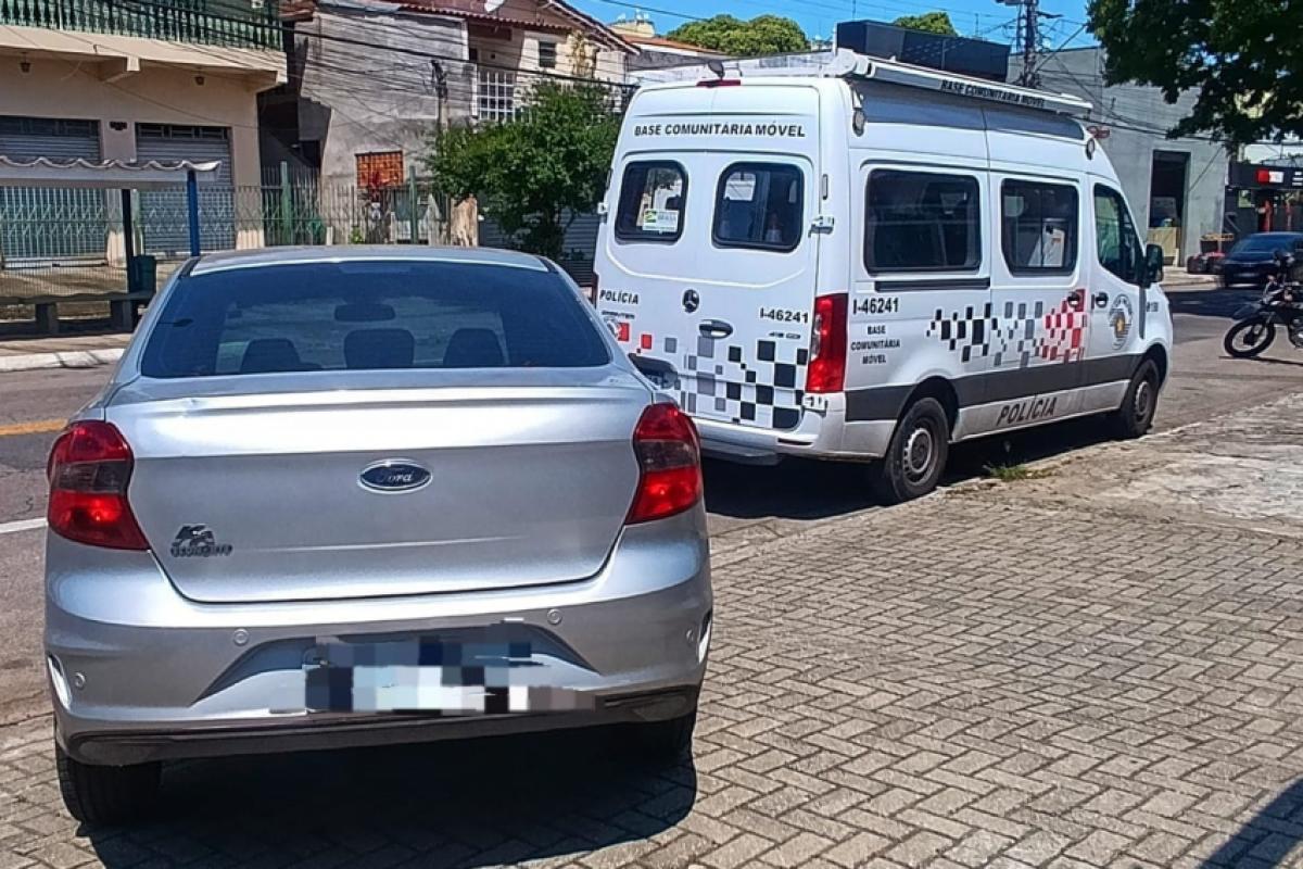Carro apreendido em Jacareí após ser identificado pelo COI