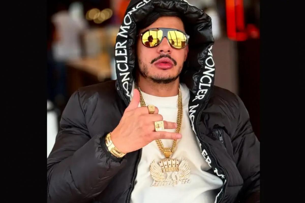 O rapper Hungria foi hospitalizado em Brasília por se sentir mal após consumir bebidas alcoólicas supostamente adulteradas