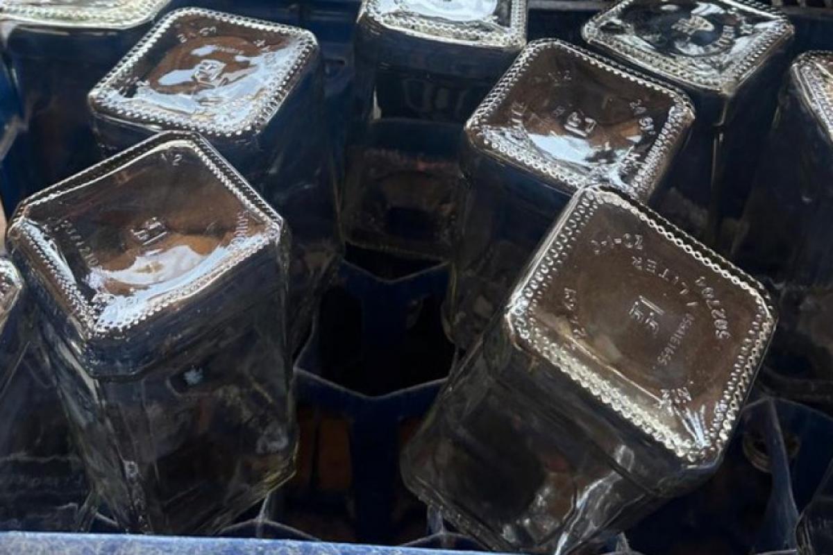 Garrafas eram comercializadas em grupo de 11 mil pessoas no Facebook