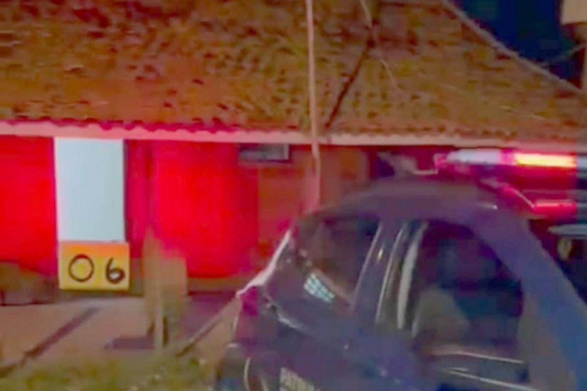 Equipes da GCM foram acionadas e encontraram o corpo do homem na residência. 