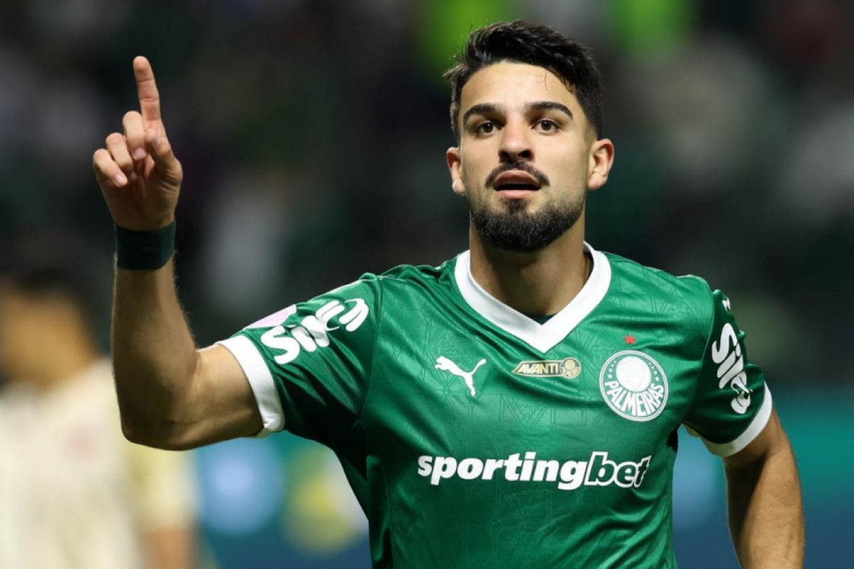 O jogador Flaco López, do Palmeiras, comemora seu gol contra a equipe do Vasco da Gama