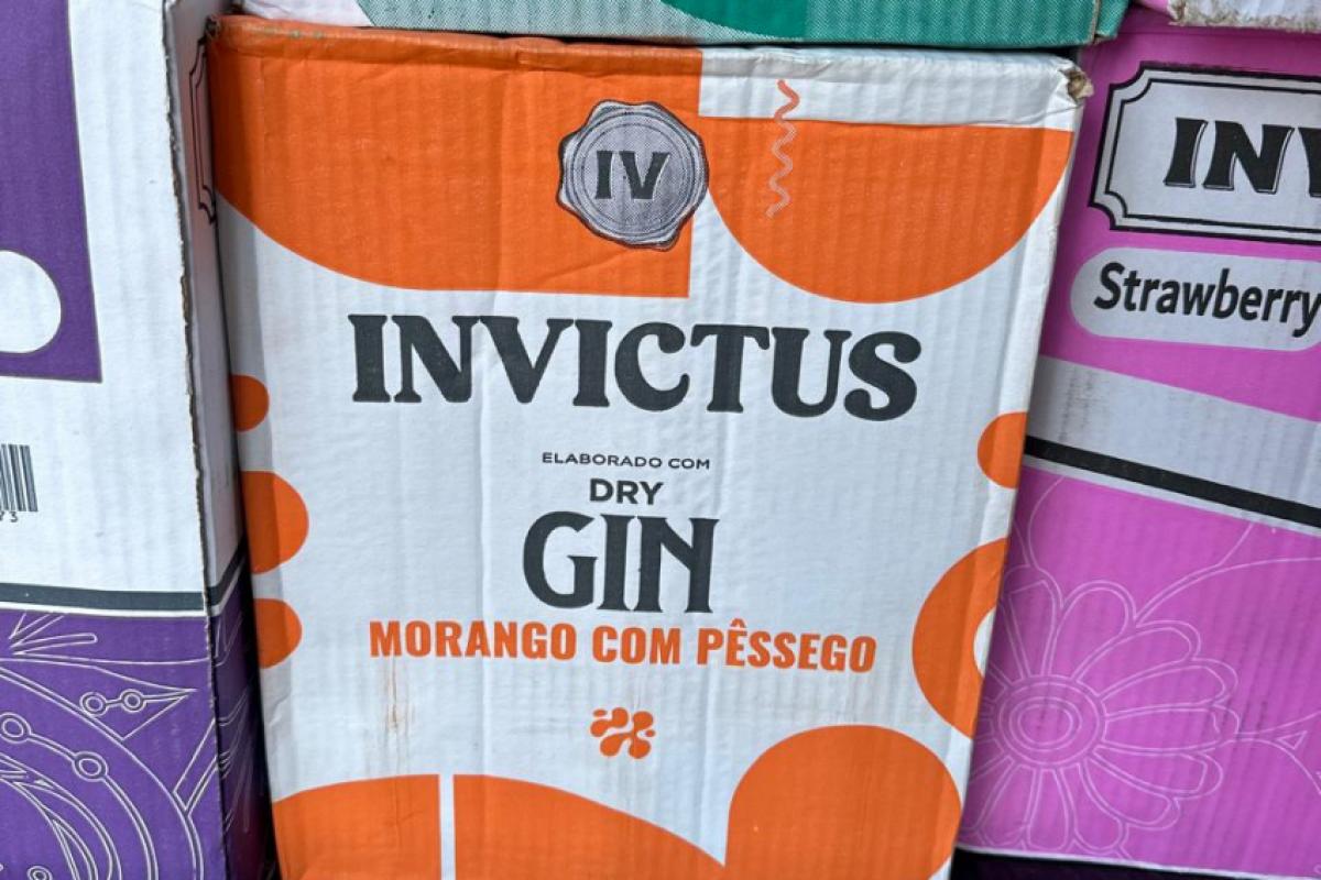 Lote de destilados apreendido pela Polícia Civil nesta quinta-feira durante as investigações.
