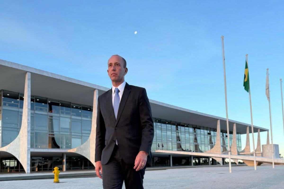 A investigação aponta que os pagamentos foram feitos com dinheiro de origem ilícita.