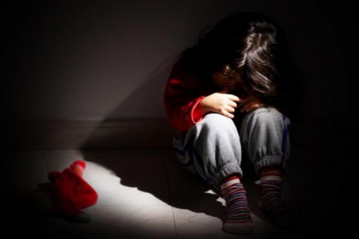 A criança e a mãe estão recebendo auxílio de uma rede de apoio