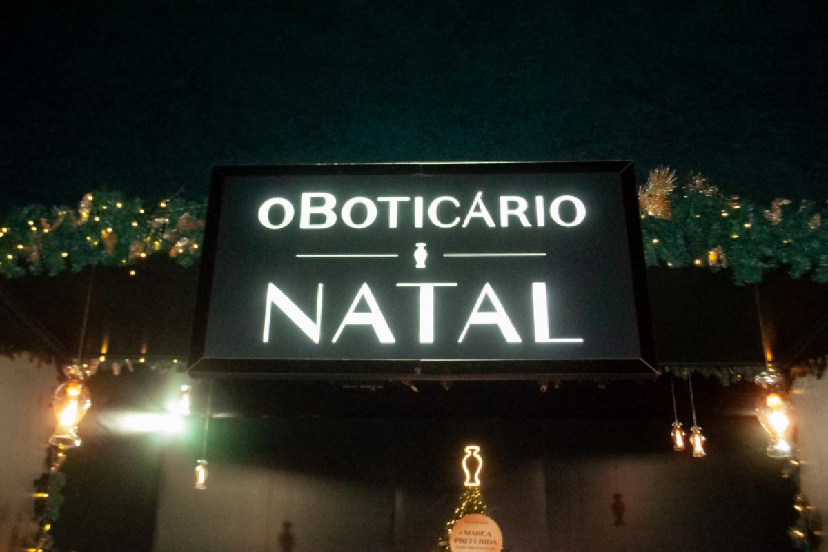 Fachada do Natal Iluminado O Boticário, na rua Homero Pacheco Alves, em Franca