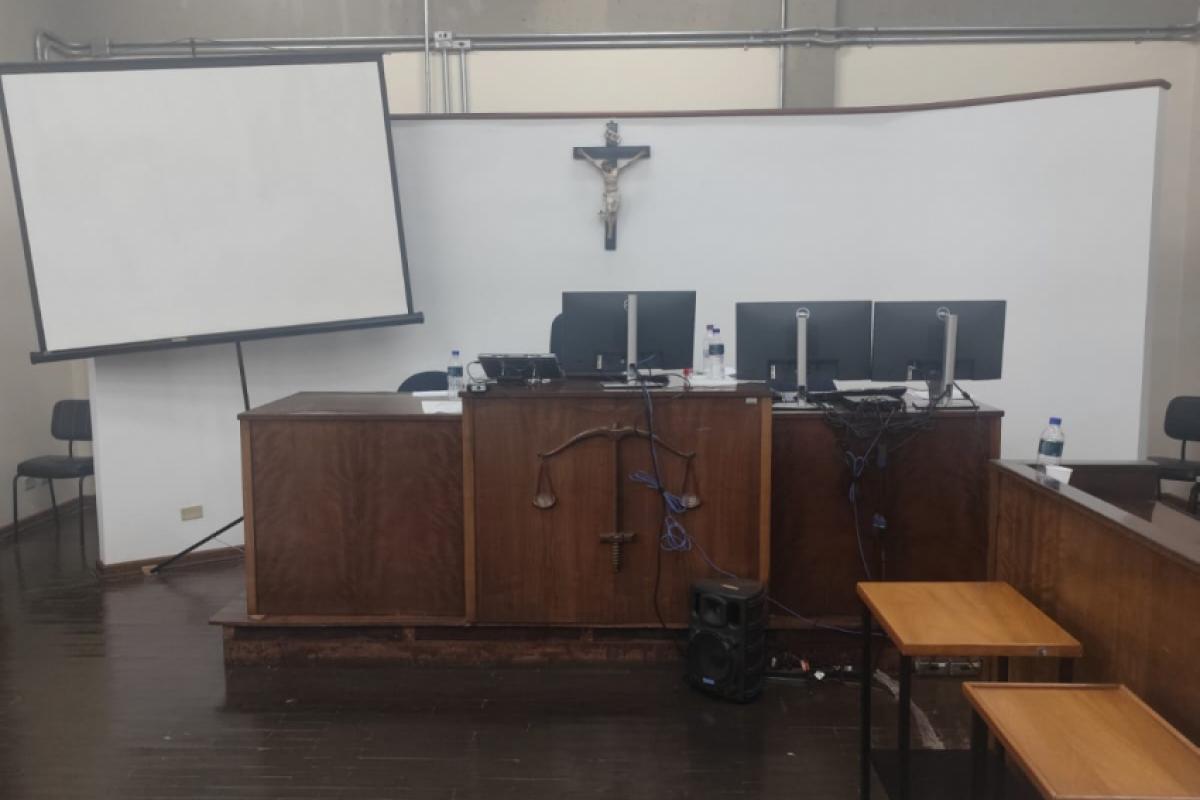 Sala de julgamento em Birigui, onde réu será julgado nesta segunda 
