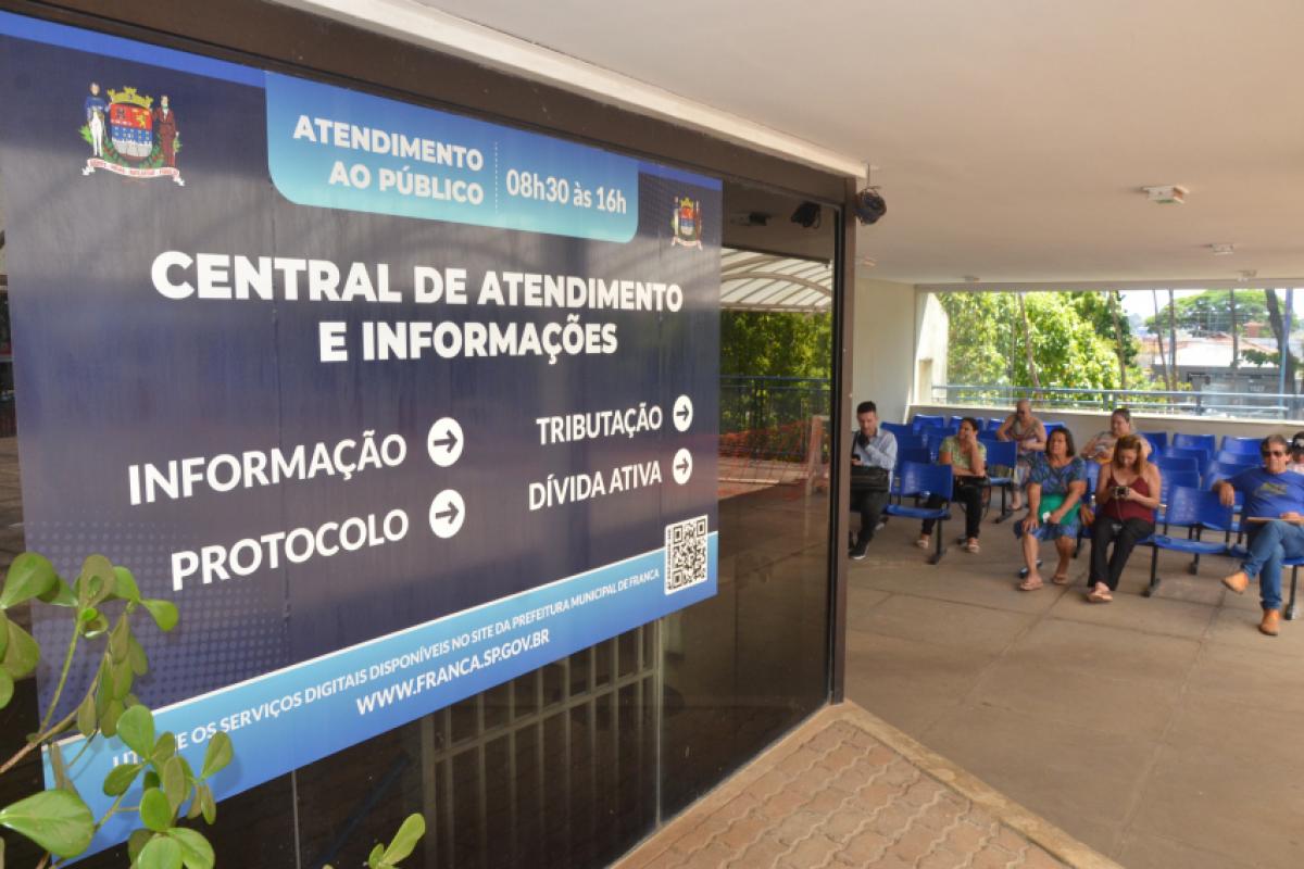 Central de Atendimento, no Paço Municipal de Franca