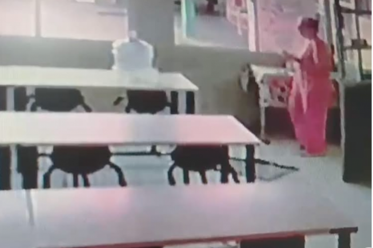 Segundo a polícia, ela contou com a ajuda do marido para levar os produtos.