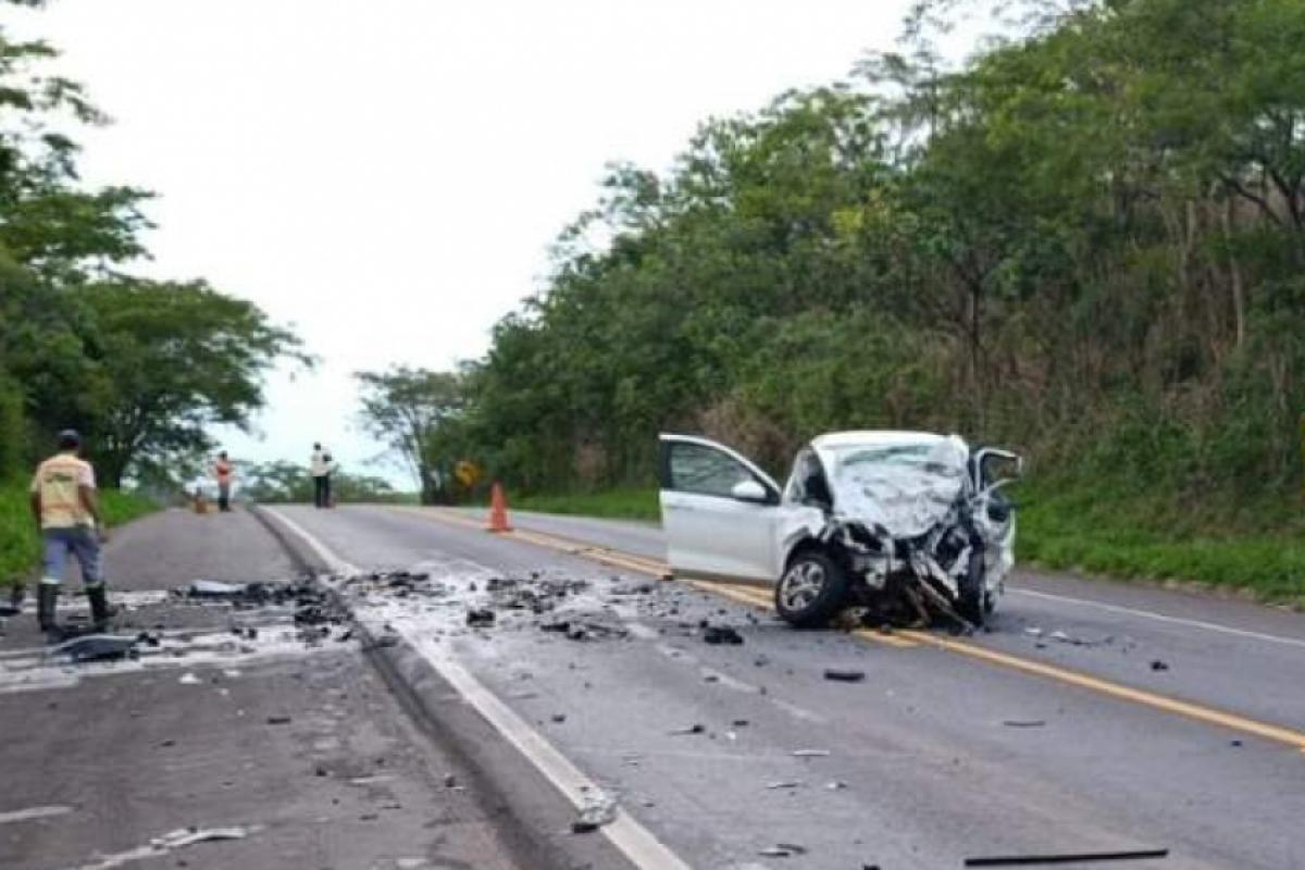 Condutor de um Fiat Argo morreu após bater de frente com um VW Taos, em Clementina