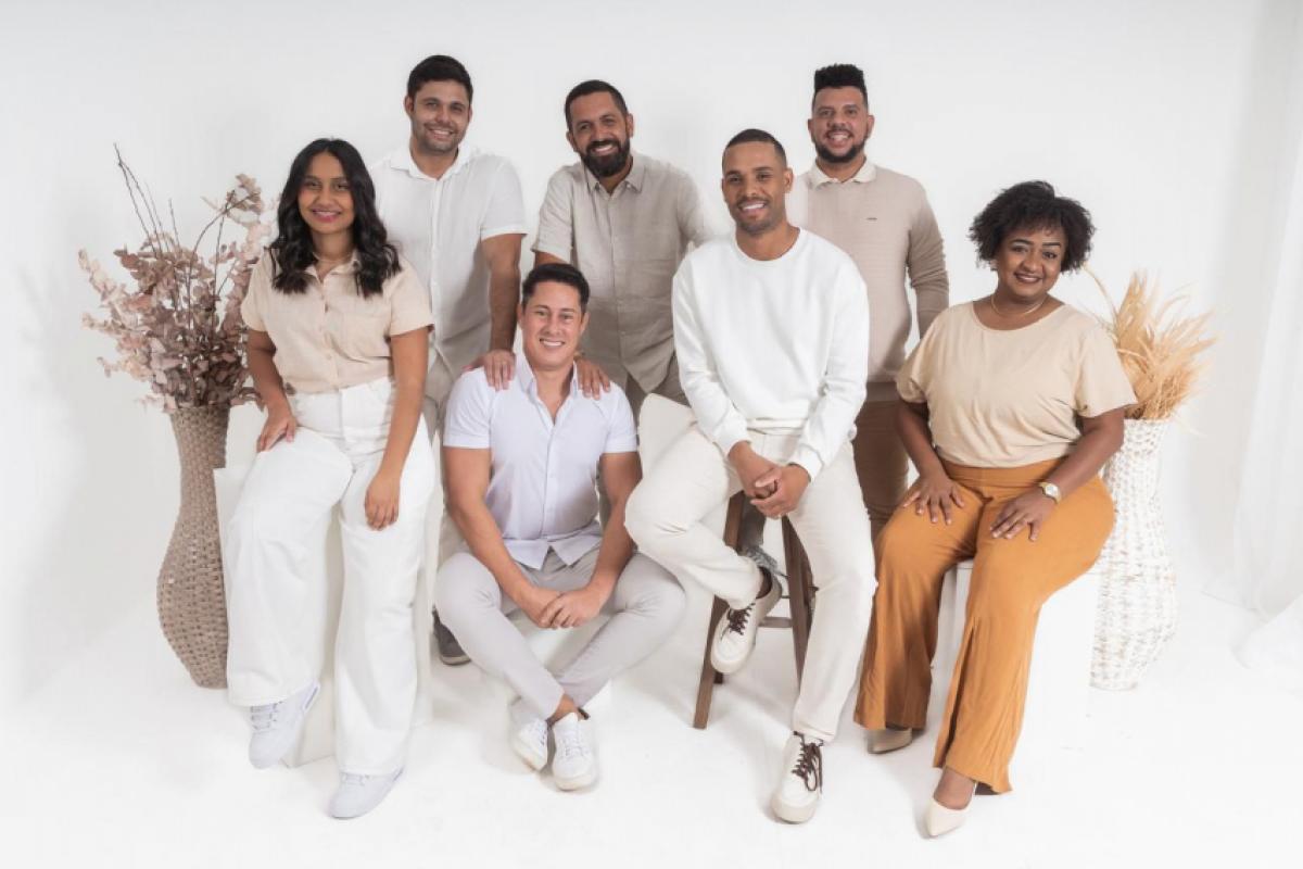 O espetáculo gospel “Gratidão” será apresentado pelo renomado cantor Kaléu e um time de convidados especiais.