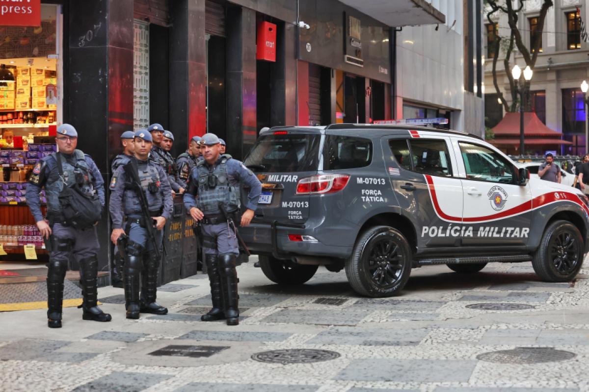 Vinte e duas entidades das forças de segurança vão se reunir no Largo São Francisco.
