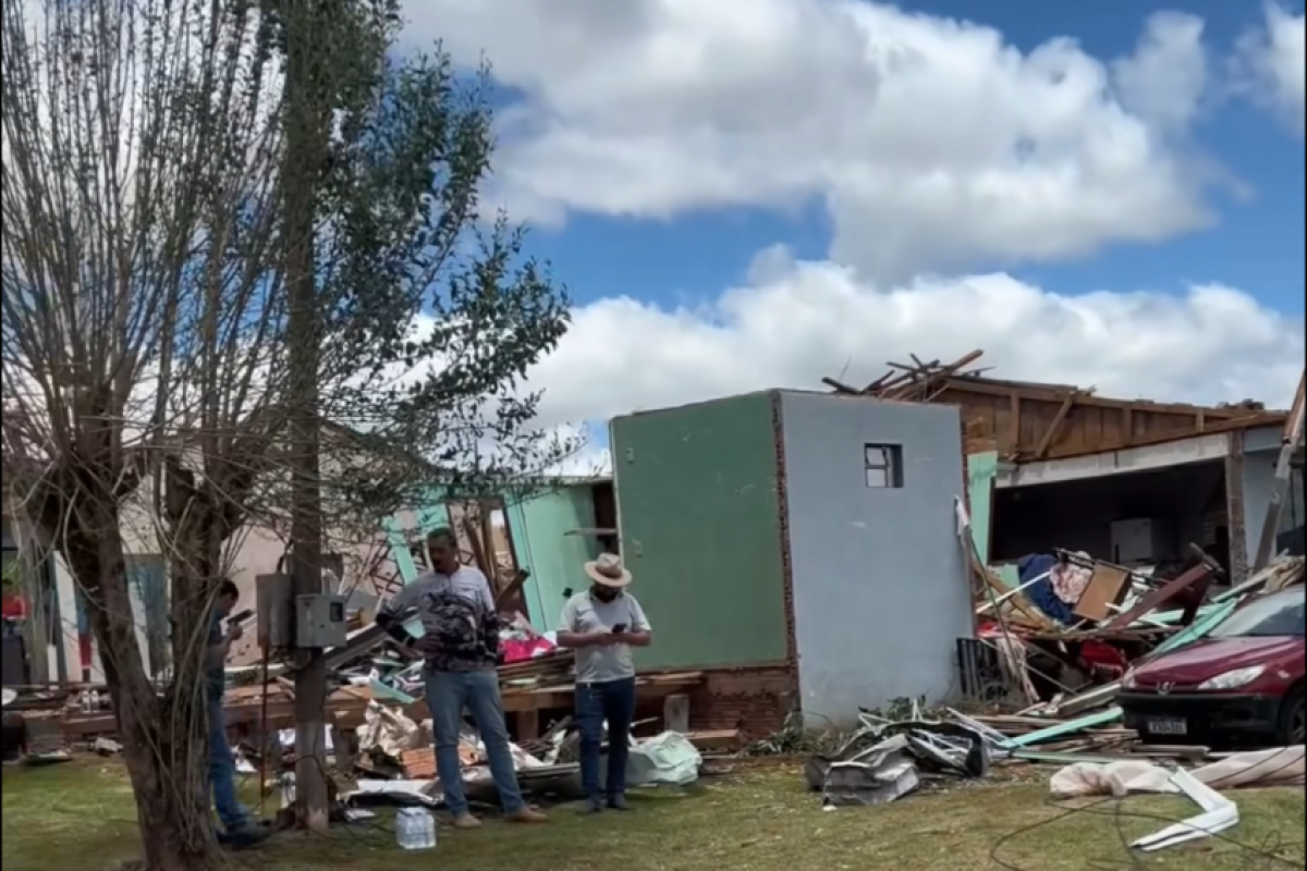 Há ainda uma pessoa desaparecida e nove feridos internados em estado grave.