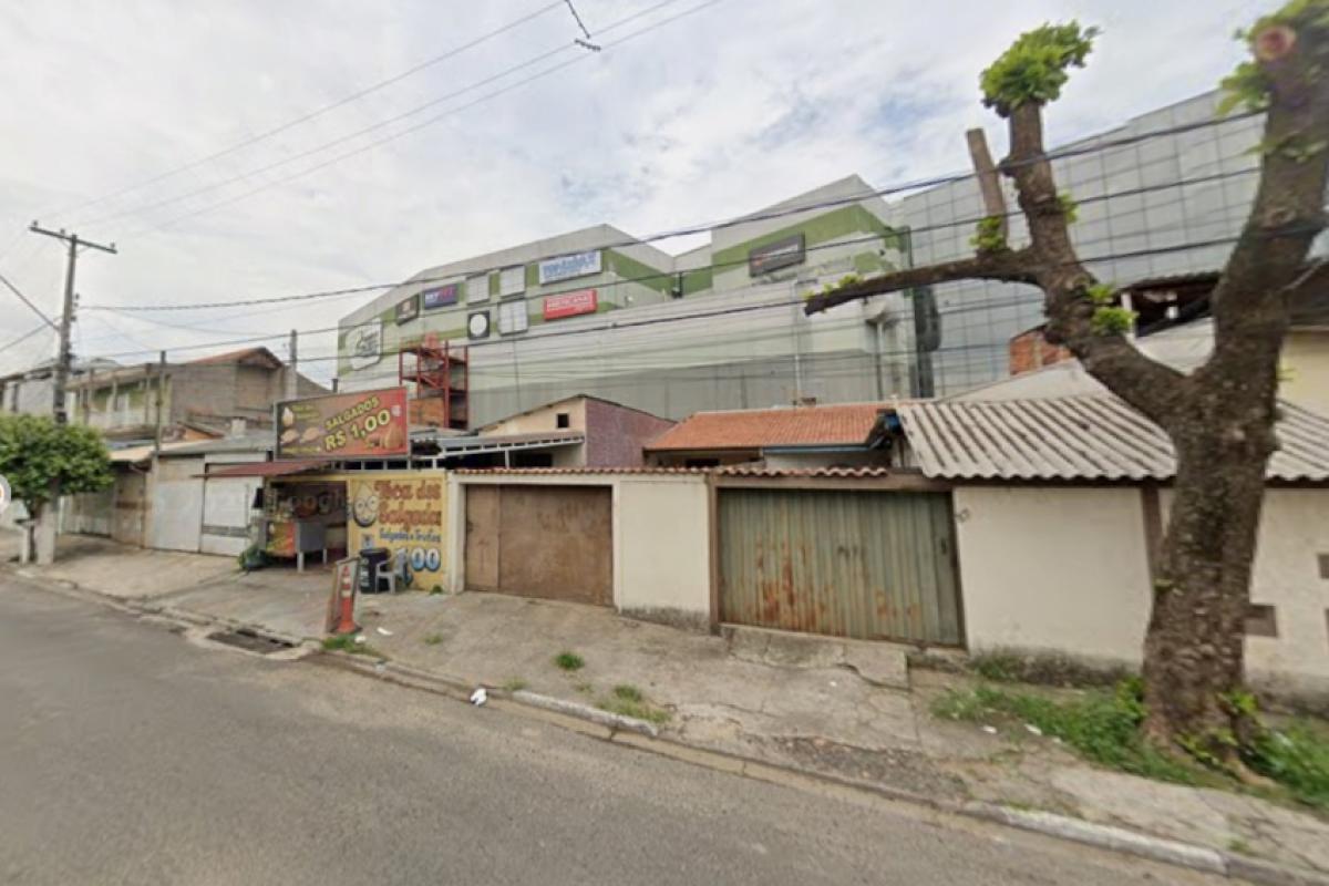 Homem foi baleado após assalto em pequeno comércio no Jardim Recanto do Sol II, em Campinas.