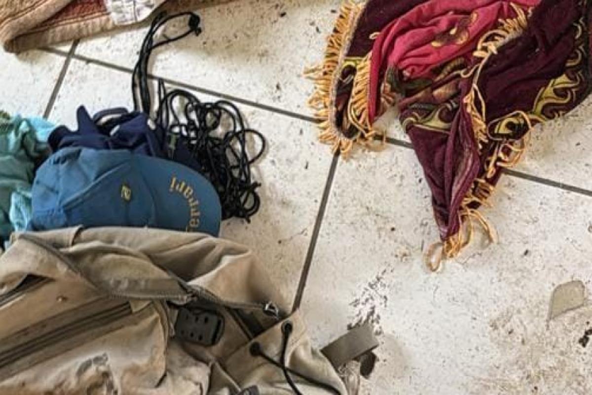 Junto ao corpo havia uma bolsa com roupas