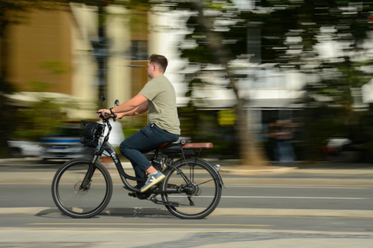 As normas definem os enquadramentos dos veículos e estabelecem exigências de equipamentos, registro, emplacamento e habilitação para determinadas categorias