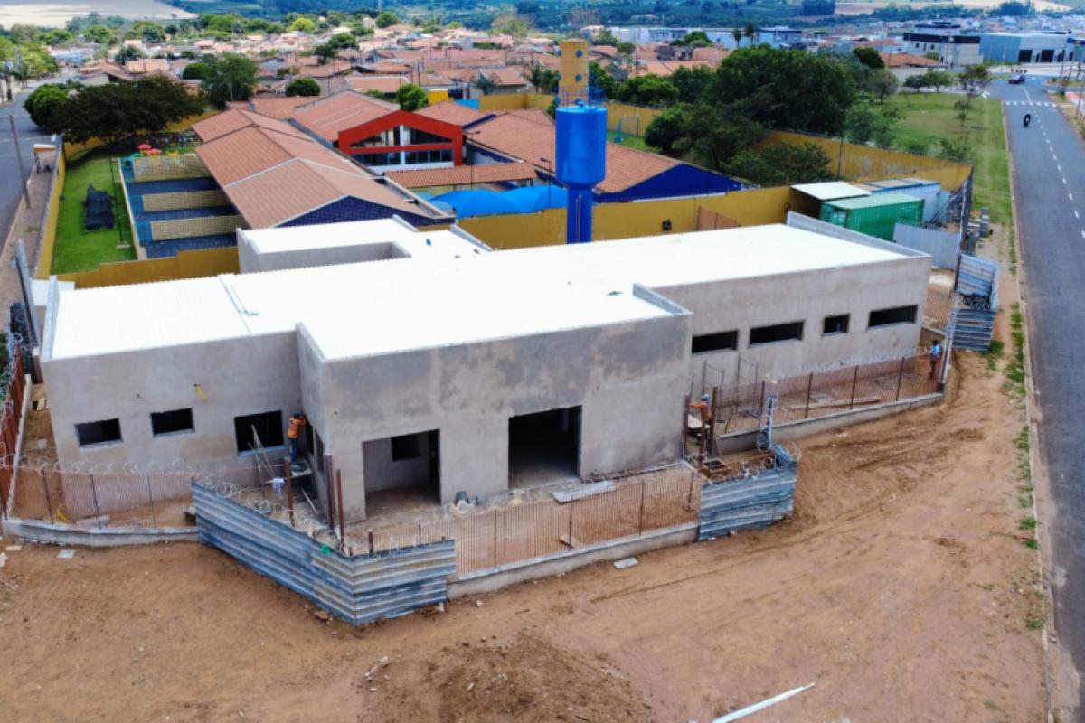 UBS Esmeraldas vista do alto, já em fase final