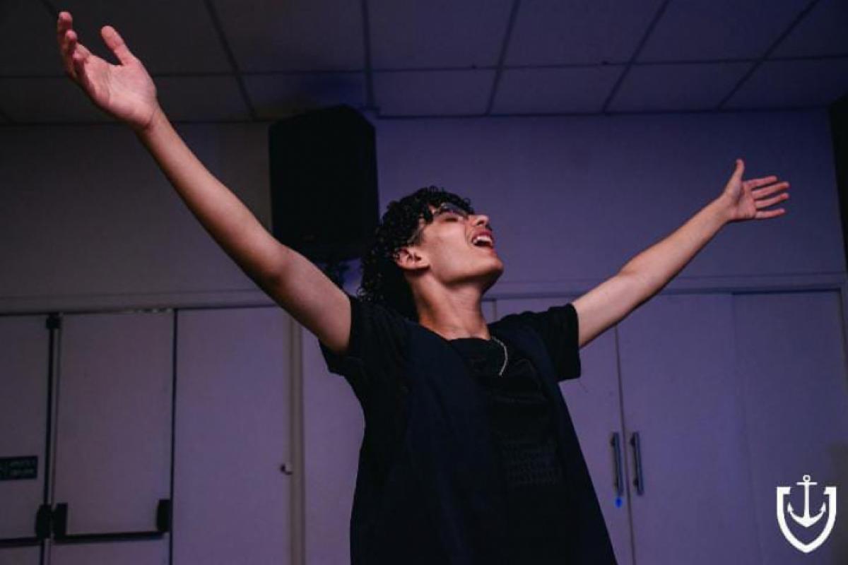 Lucas Henrique Pinke Martins durante culto na igreja Verbo da Vida Bauru