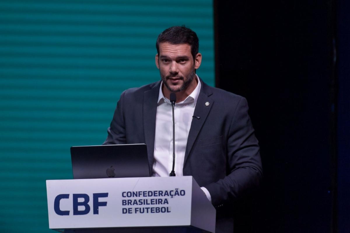 O presidente da CBF, Samir Xaud, fez a fala de abertura do evento 