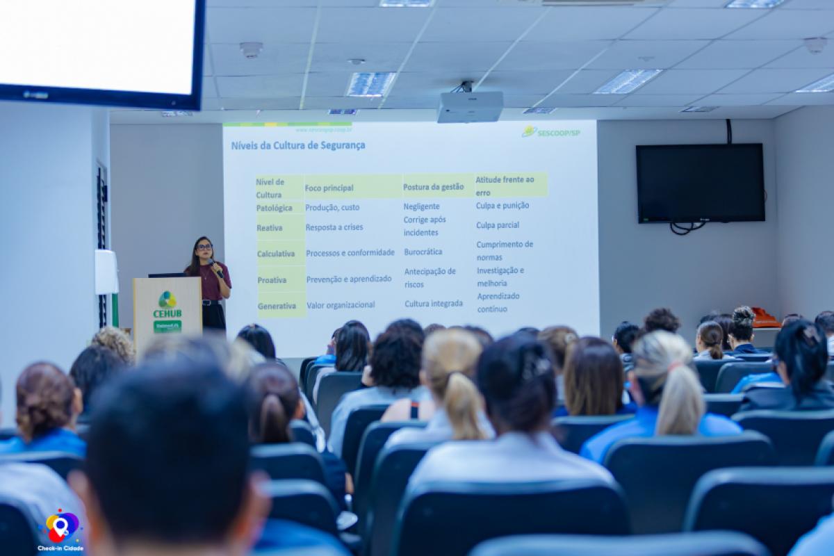 O encontro ocorreu no Centro de Estudos do Hospital Unimed Bauru (Cehub) e reuniu profissionais da área da saúde