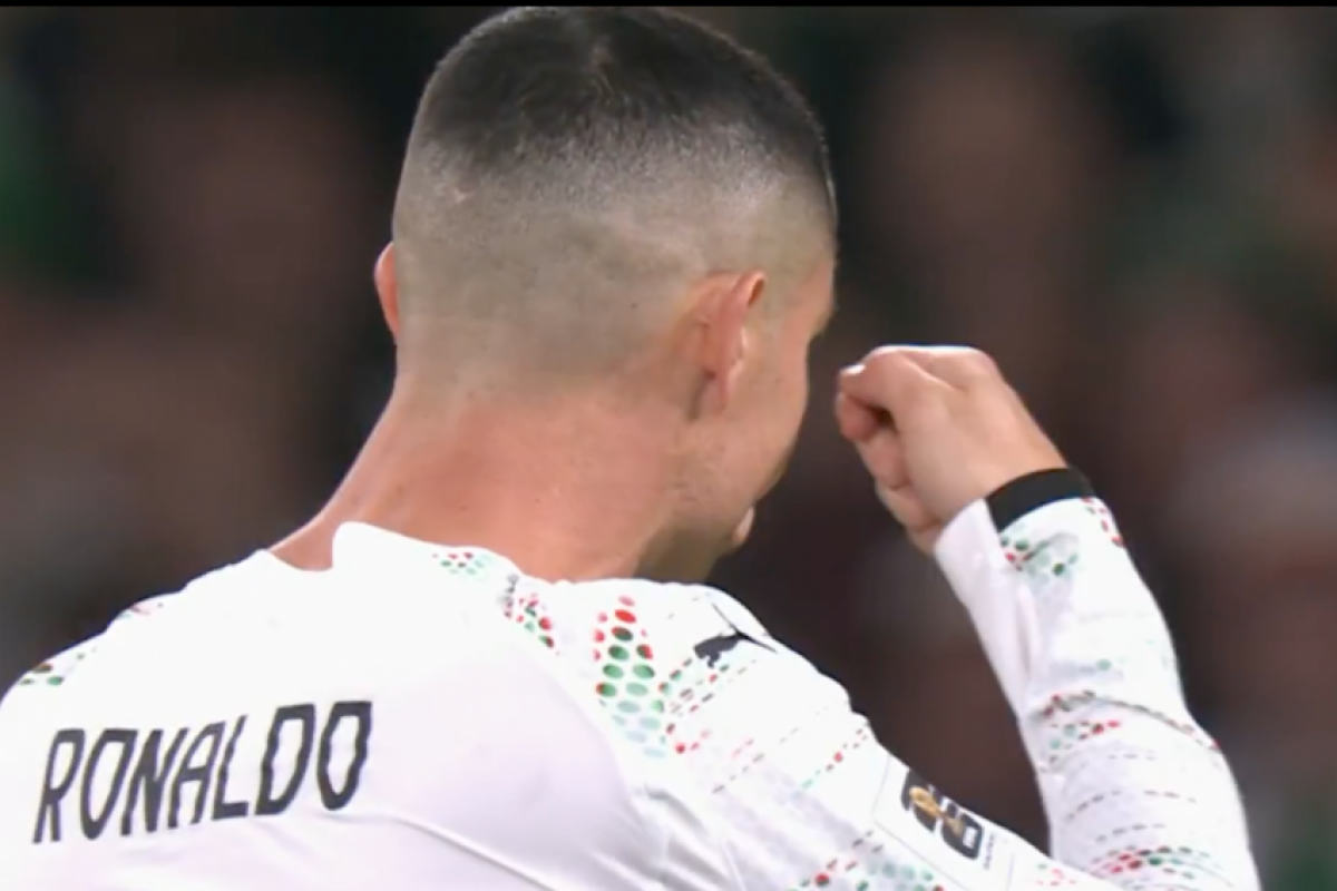 Regulamento da Fifa prevê umas suspensão de ao menos três partidas em caso de agressão.