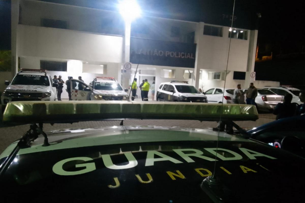 O delegado determinou a prisão em flagrante dos pais