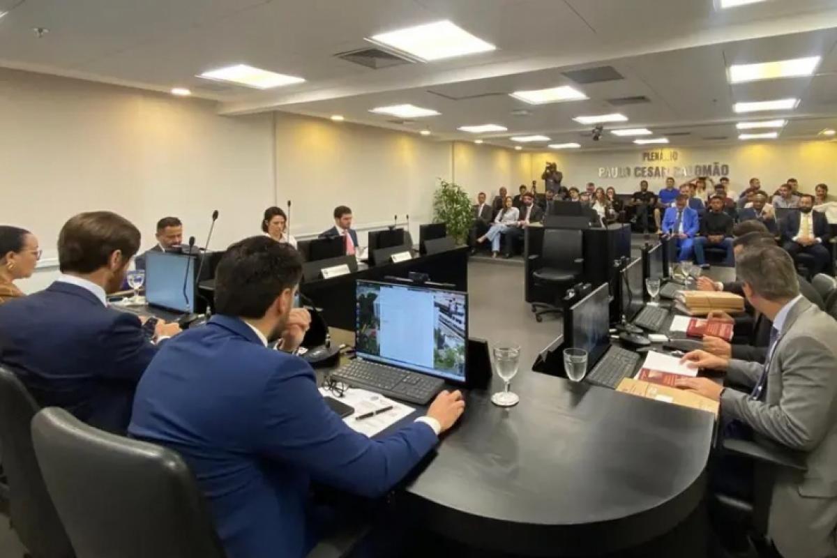 O caso será retomado na próxima quinta-feira, às 15h, em sessão única