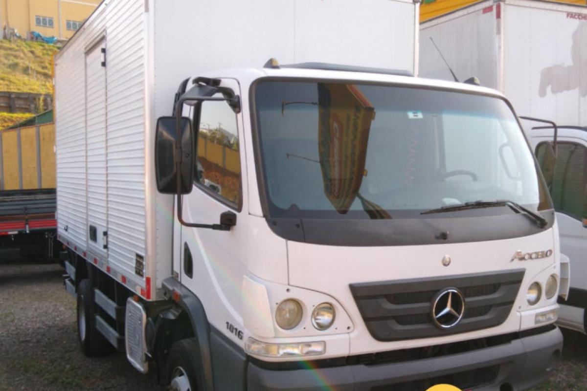 O veículo estava carregado com café quando foi roubado