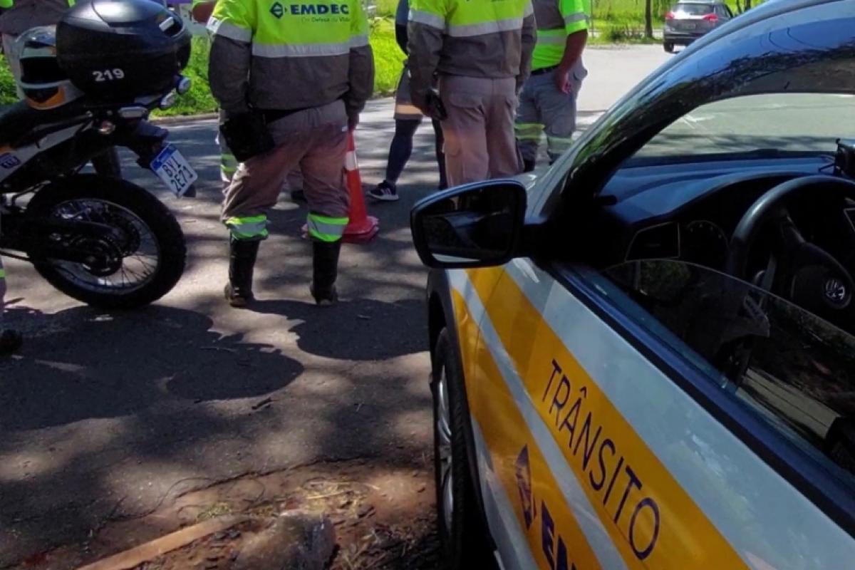 Emdec bloqueia trecho da Rua Dr. Oswaldo Cruz nesta quarta-feira para reparo emergencial solicitado pela Sanasa.