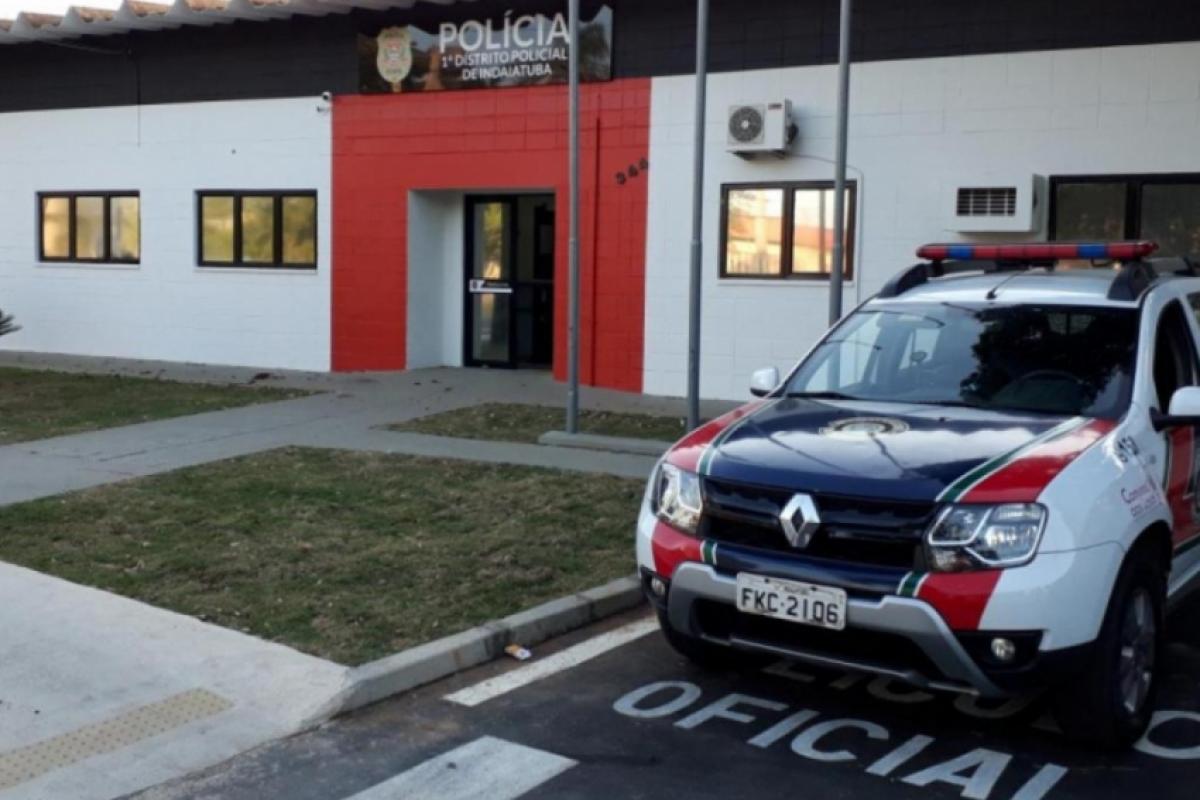 Vítima não utilizava equipamentos de segurança no momento do acidente; caso foi registrado na delegacia.