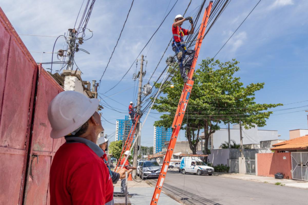 O mutirão de reordenamento de cabos acontece no bairro Cidade Jardim