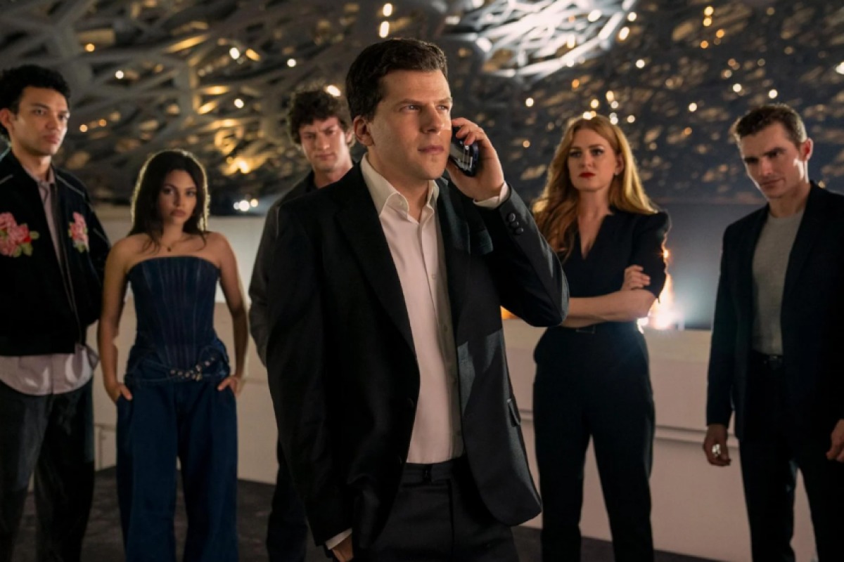 Quase dez anos depois, a amada franquia volta aos cinemas com a estreia de Truque de Mestre 3.