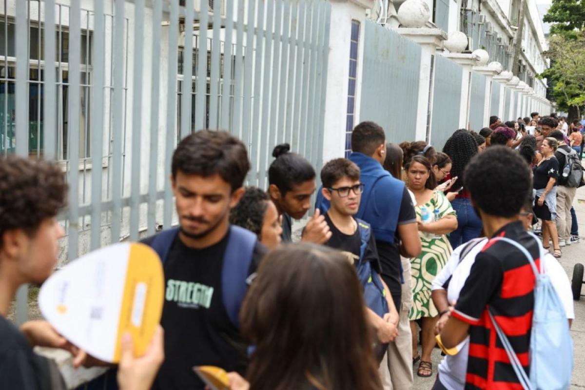 Os candidatos fizeram neste domingo (16) as provas de ciências da natureza e matemática