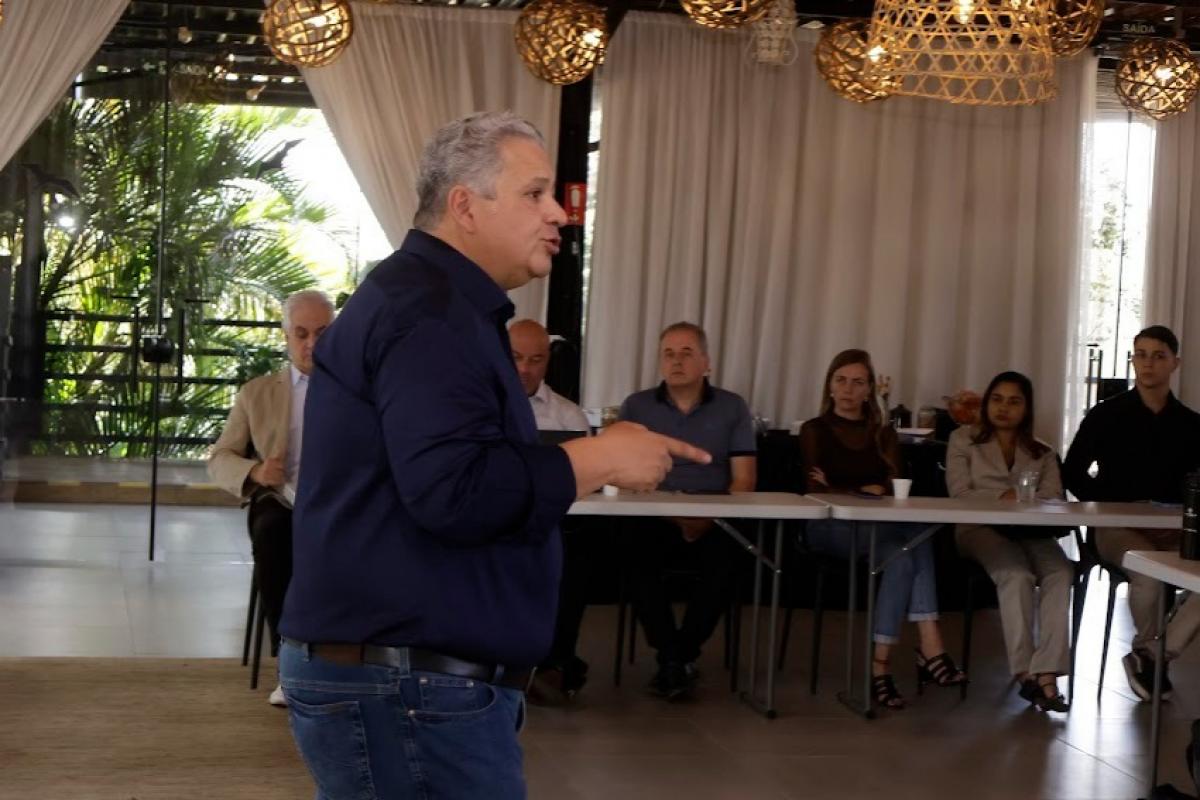 Corrêa Neves Jr., CEO da Rede Sampi e diretor do Portal GCN, na abertura do Sampi Day