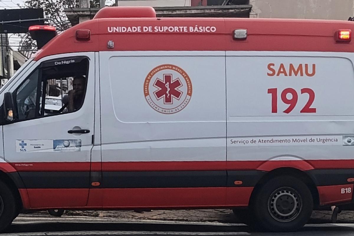 Equipes do SAMU e resgate encaminharam as vítimas ao hospital. 