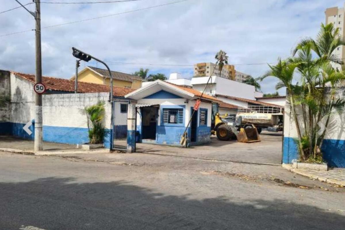 Antiga sede da Secretaria de Serviços Públicos pode ser vendida por R$ 4,31 milhões; Câmara aprovou venda de 30 áreas, mas esse será primeiro leilão realizado