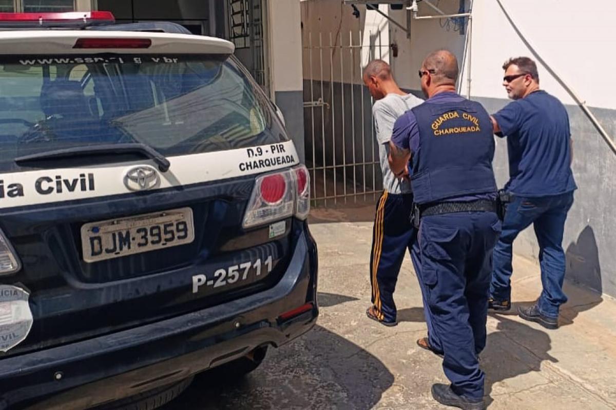 O homem de 26 anos foi preso após descumprir a medida protetiva de urgência. 