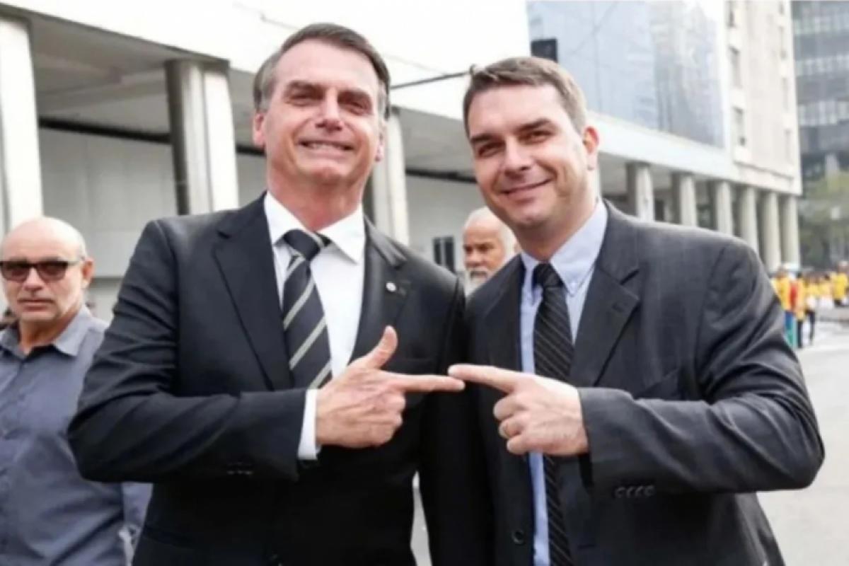 Jair e Flávio Bolsonaro