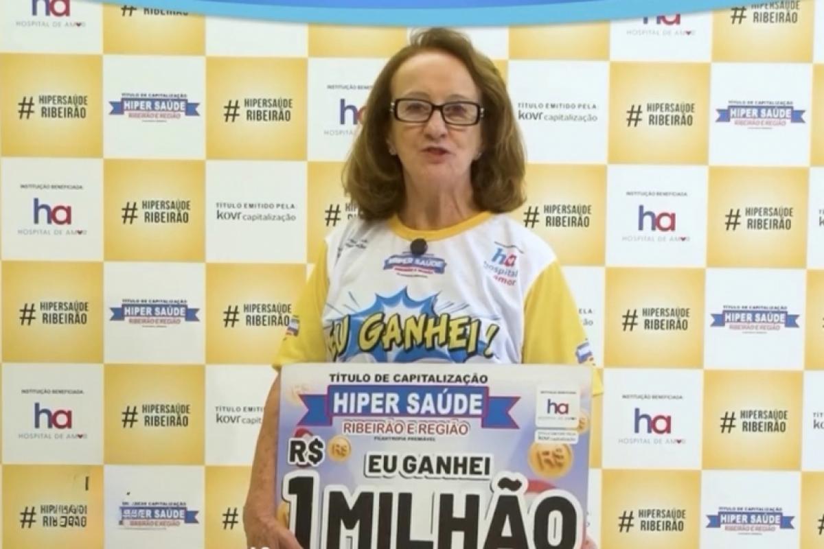 Rosana Soares Tibúrcio, residente no bairro Vila Nova e ganhadora de R$ 1 milhão no Hiper Saúde