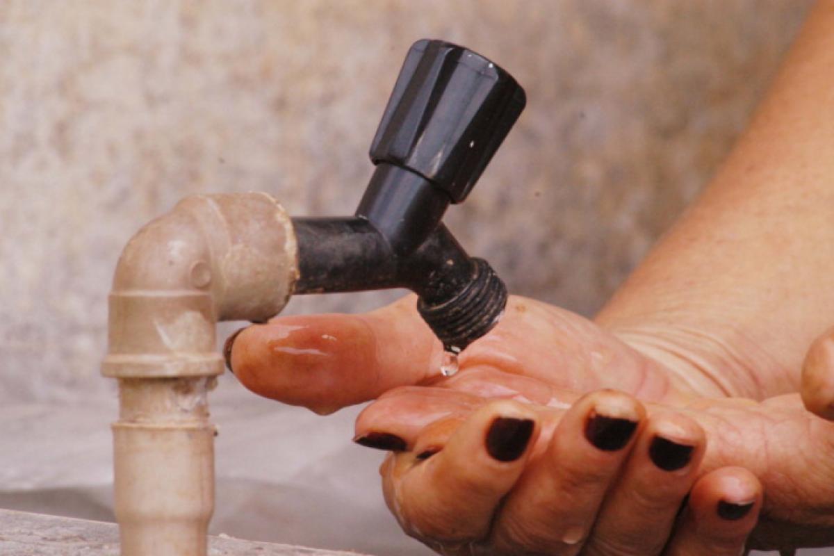 Moradores sofreram com falta de água