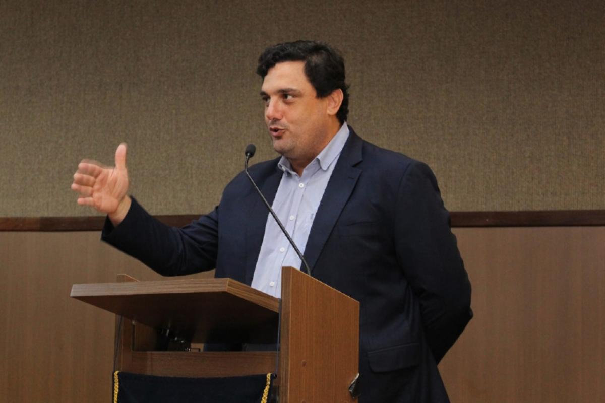 Fábio Polidoro faz balanço do primeiro ano do segundo mandato, detalha avanços na saúde, defende cooperação regional e projeta transformação com represa.