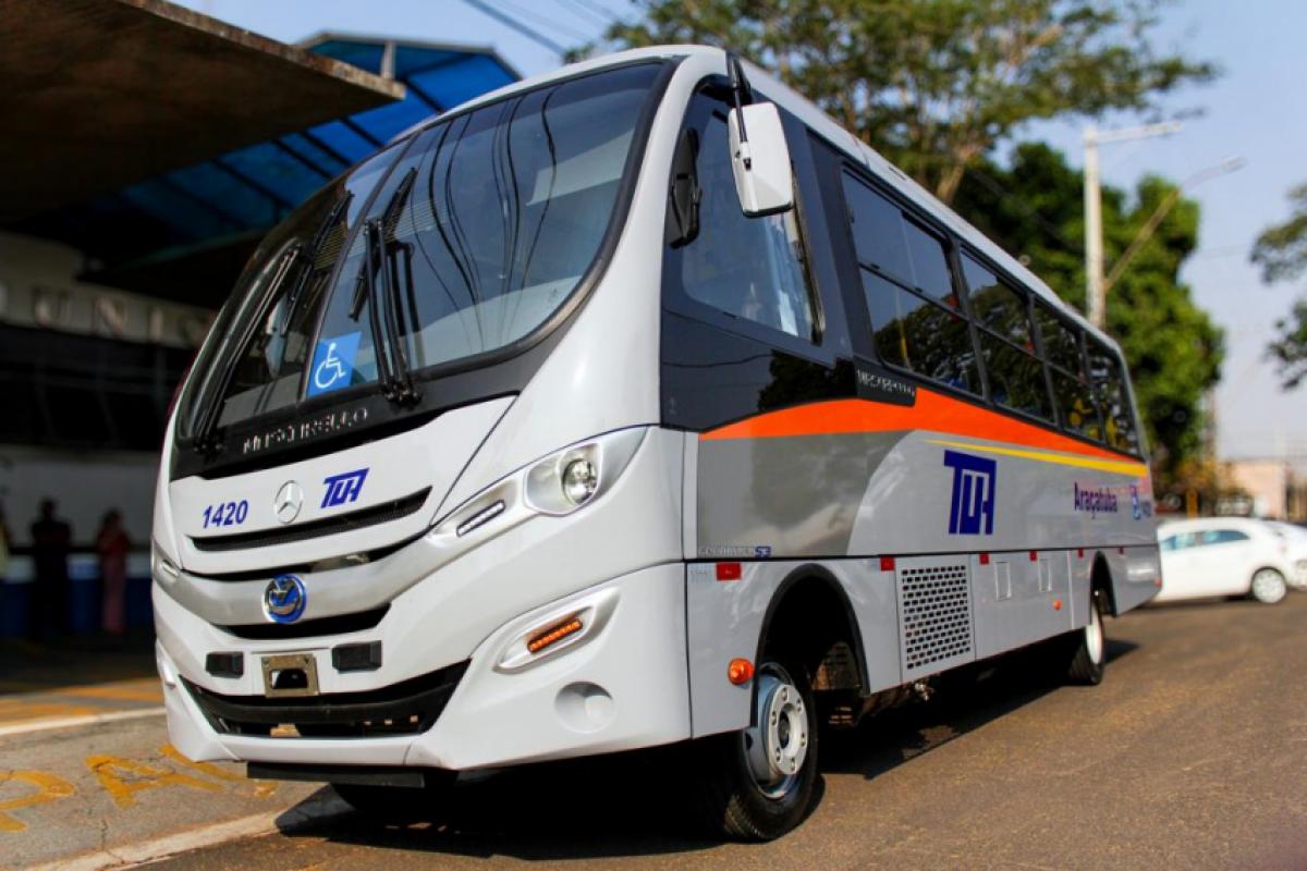 Um dos ônibus novos adquiridos recentemente pela empresa