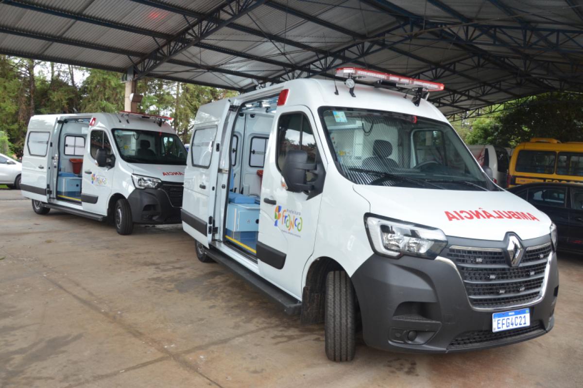 Ambulâncias entregues ao setor de Saúde do município nesta terça-feira