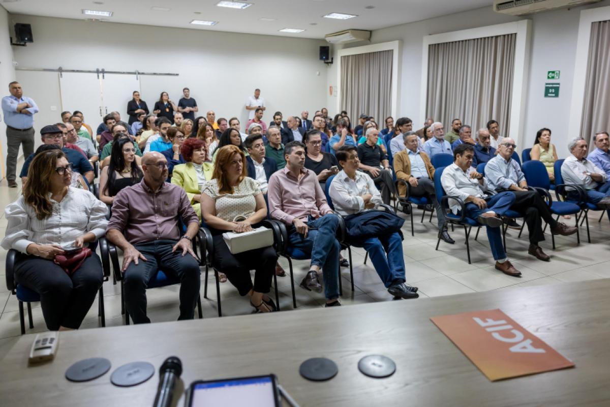 Evento da campanha Franca Tem Voz no auditório da Acif