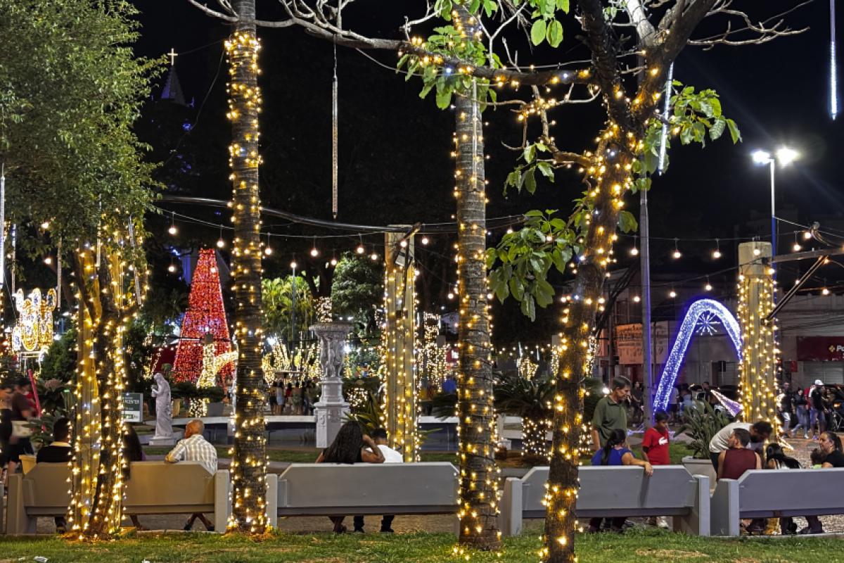 Iluminação de Natal no centro de Franca 