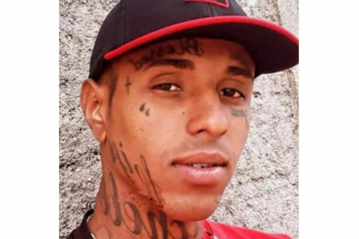 Matheus Felipe Dutra, de 26 anos foi encontrado caído no asfalto. 