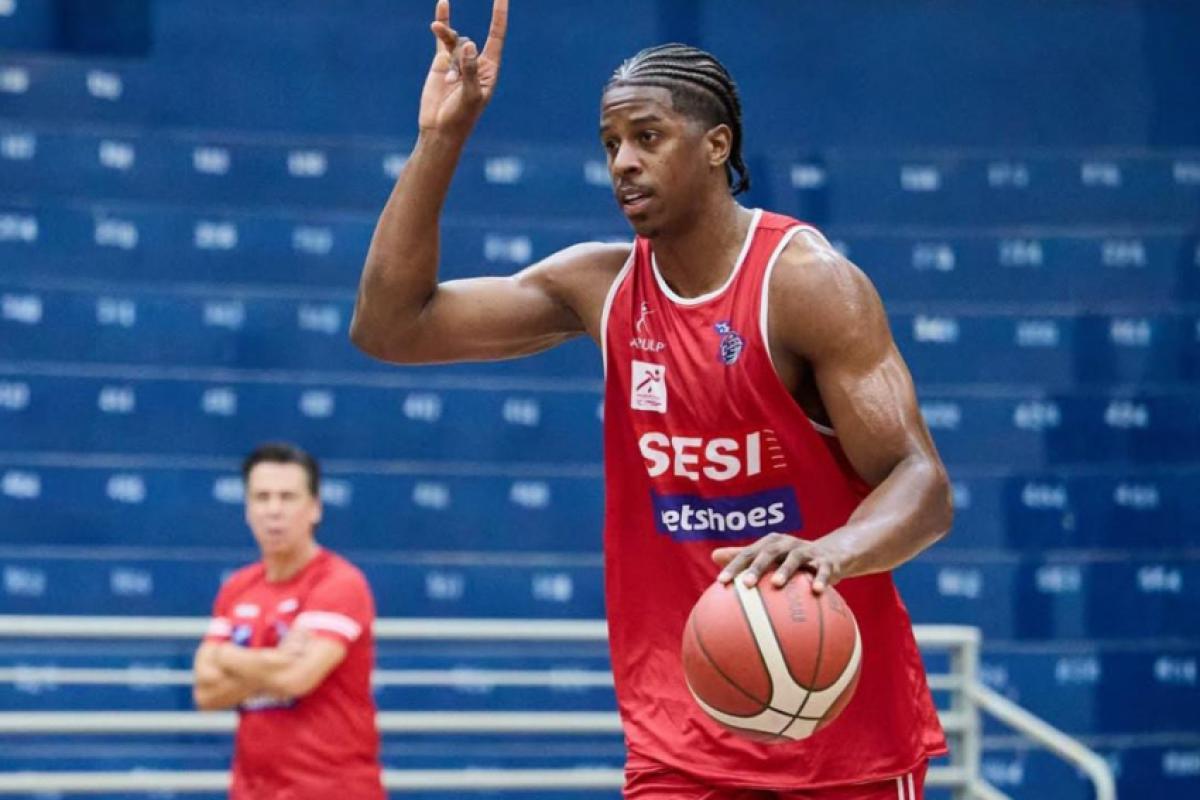 Georginho durante treino do Sesi Franca; o time joga em casa
