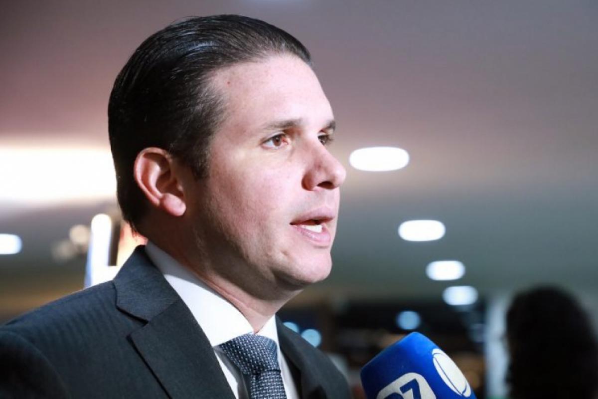 A decisão sobre a votação foi tomada em reunião de líderes, e o pedido do relator foi confirmado publicamente.