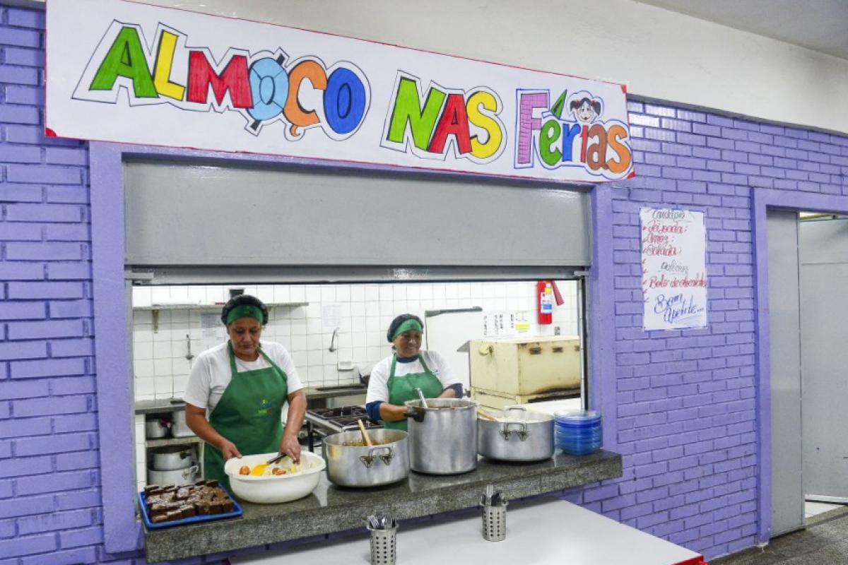 O atendimento será feito das 11h às 13h30, apenas em escolas que tenham alimentação escolar centralizada.